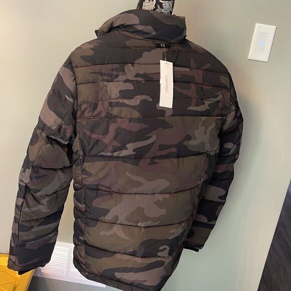 Calvin Klein Camo Puffer Jacket. NEW - Picture 4 of 6